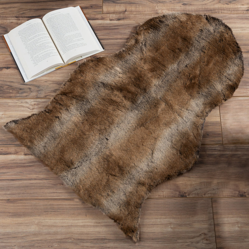 Tapis en peau de mouton Winegar