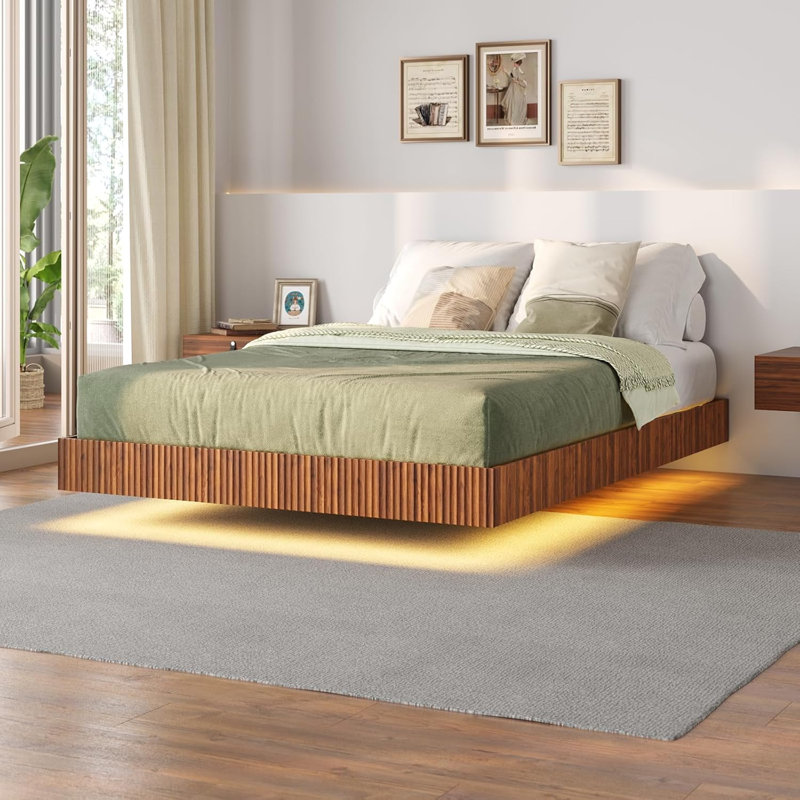 Cadre de lit flottant naturel avec lumières DEL, cadre de lit plateforme en chêne cannelé moderne, lattes en métal robustes, aucun sommier requis