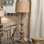 Lampe sur pied en bois sculpté rétro et vieilli, lampe sur pied en bois massif pour le salon et la chambre à coucher