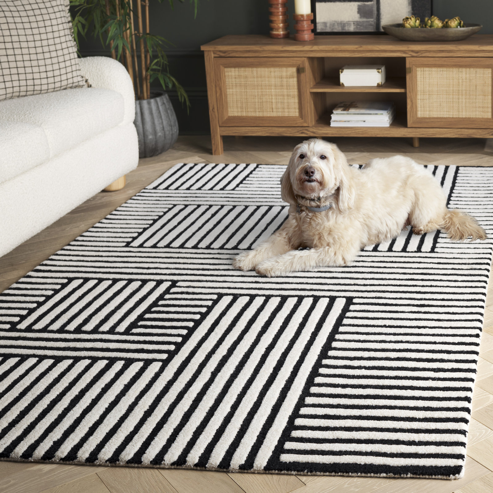 Elsbeth Ivory Black Hand-Tufted Geometric Wool Rug, Rectangle 4' x 6'