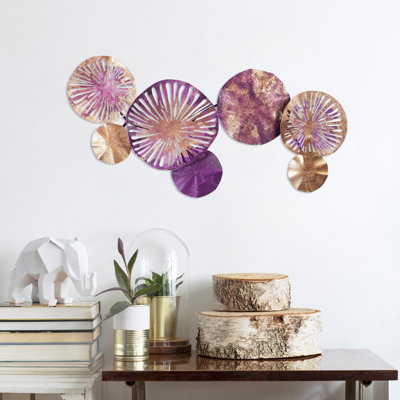 Accessoire mural décoratif en métal peint à la main, 29,1 po x 15 po | Fabrication 100% métal, épaisseur: 0,06 po | Variations de couleurs uniques, légères à 3,1 lb | Conception facile à suspendre au mur pour la décoration intérieure
