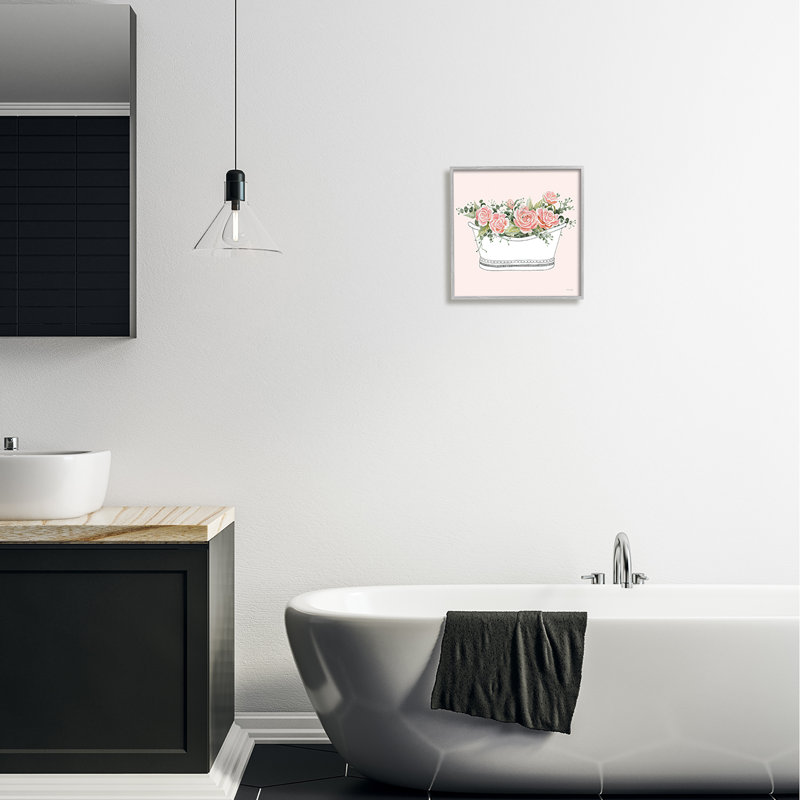 «Pink Rose Blossoms», salle de bain pour baignoire décontractée par Cindy Jacobs - cadre flottant, impression sur toile