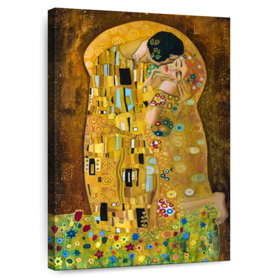 Hardie Couple Kiss