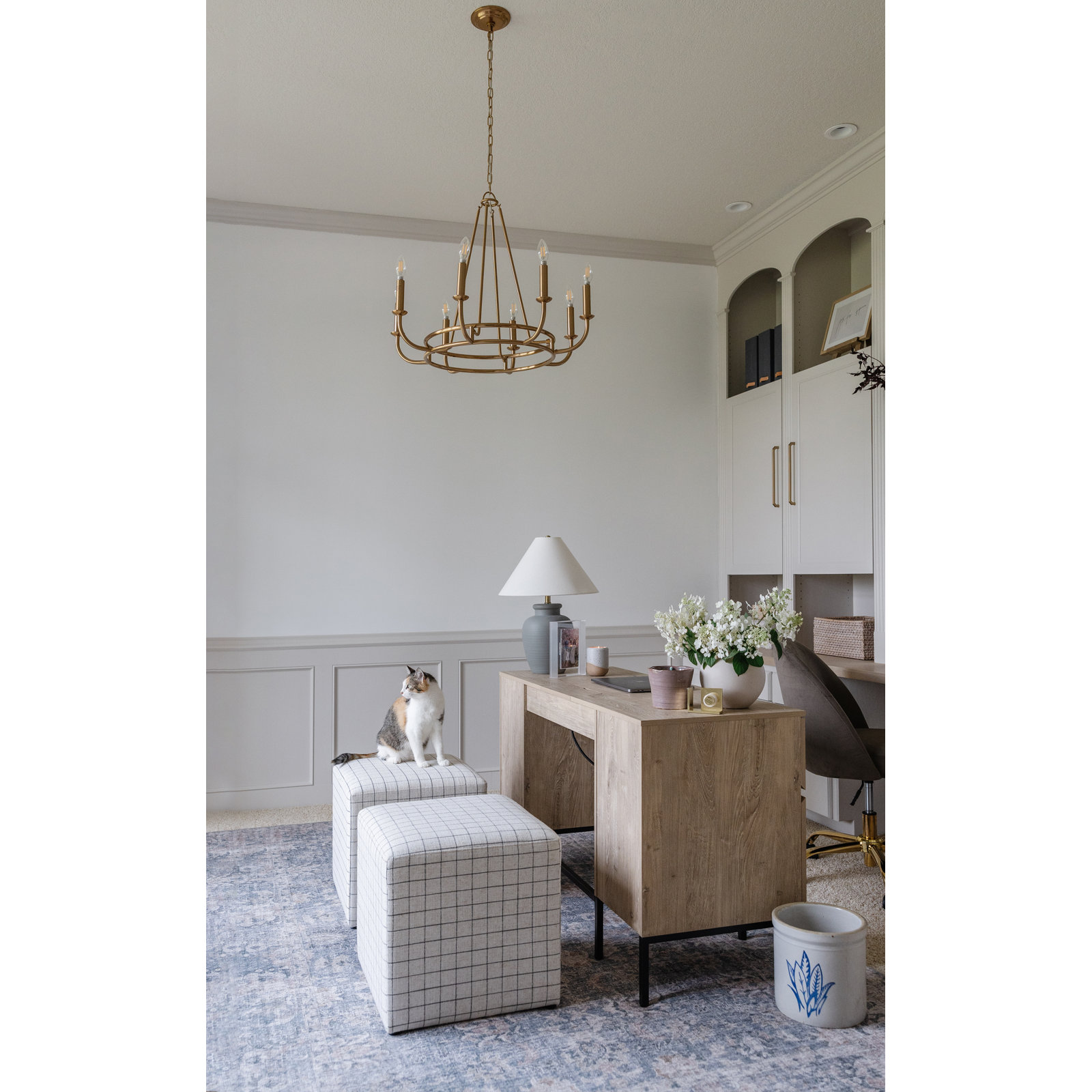 Akir 8 - Light Metal Dimmable Chandelier, Gold