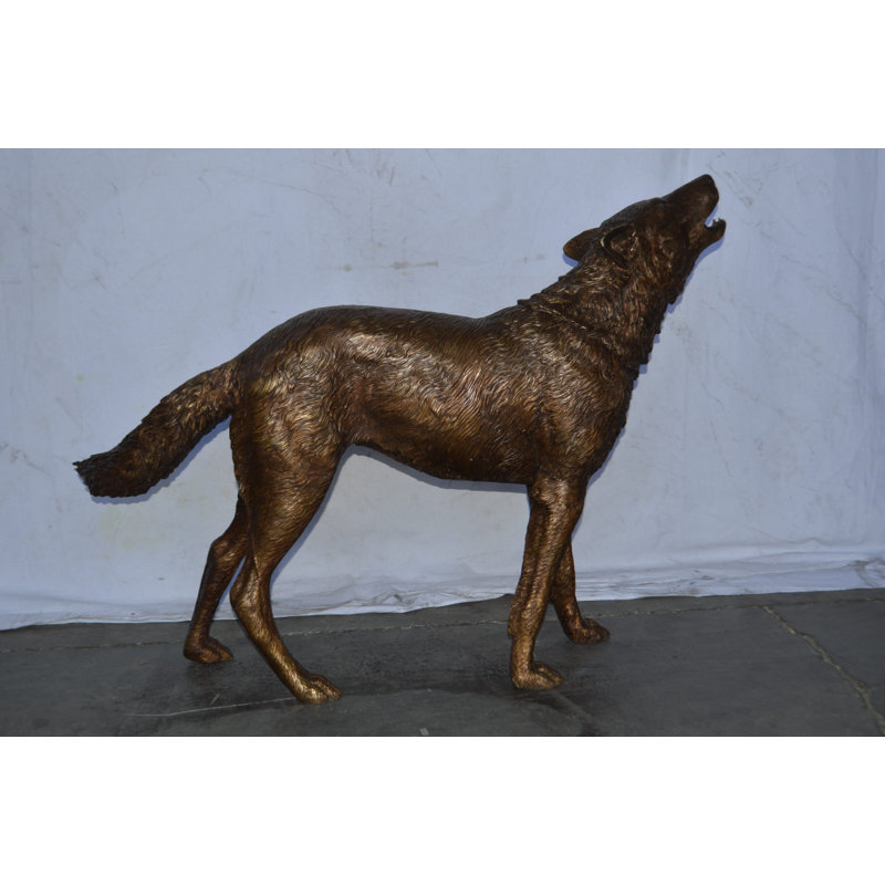 Statue de loup Navarrete debout et hurlant en bronze grandeur nature - Taille: L 45 po x l 15 po x H 34 po.
