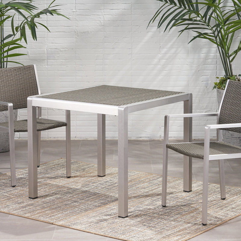 Table de salle à manger d'extérieur
