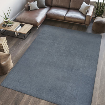 Twyla Classic Solid Low-Pile Machine-Washable Blue Rug