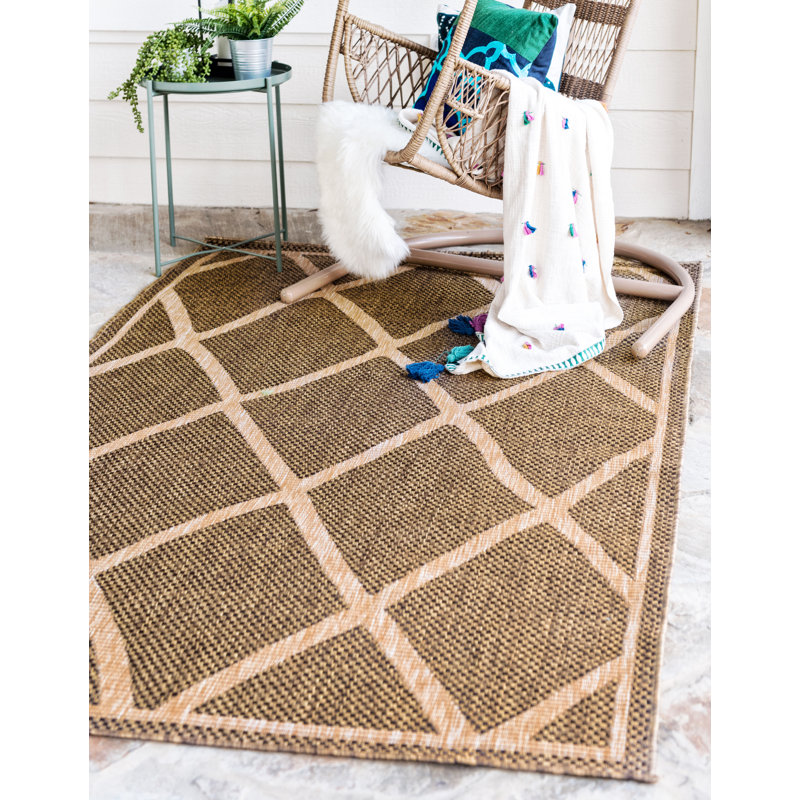 Tapis intérieur/extérieur brun à forme géométrique Kulas, Rectangle 7 pi 1 po x 10 pi