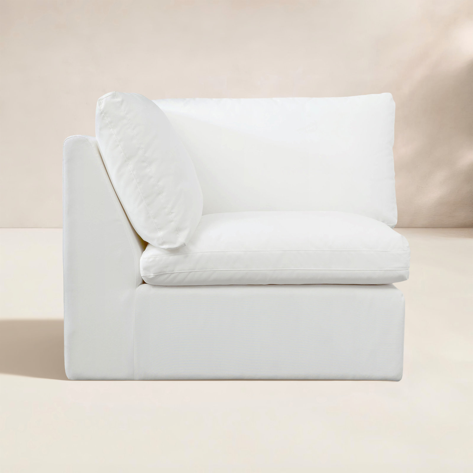 Wilkie Outdoor Corner, White