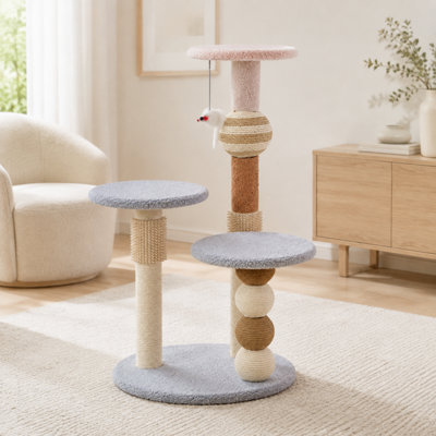 Grattoir compact pour chat avec perchoir, brosse de toilettage et jouet en plumes