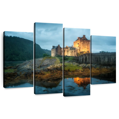 Lilie Eilean Donan Castle In Scotland