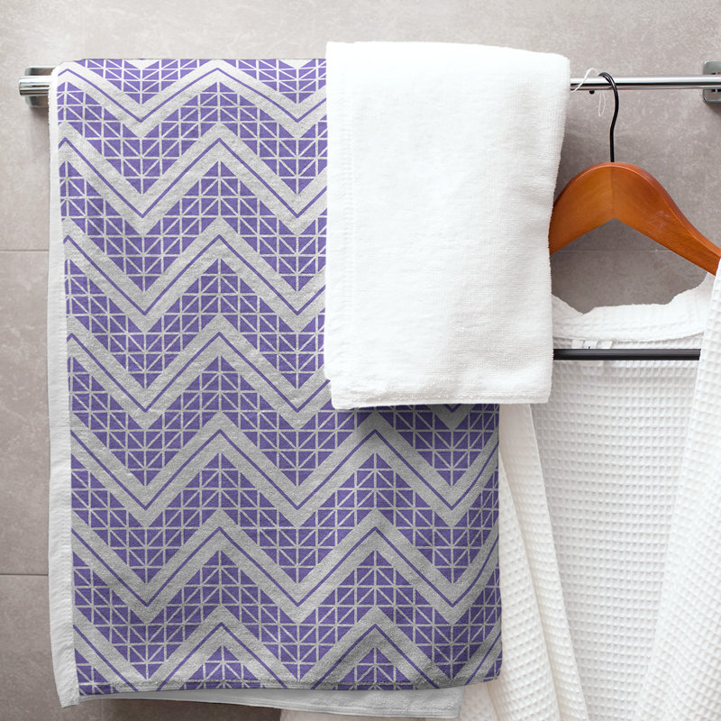 Serviette de bain à chevrons à la main classic Stephenie, Bleuet / blanc
