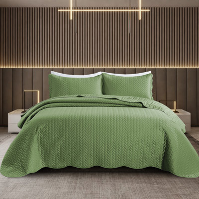 Ultra Soft Embossed Quilt Set