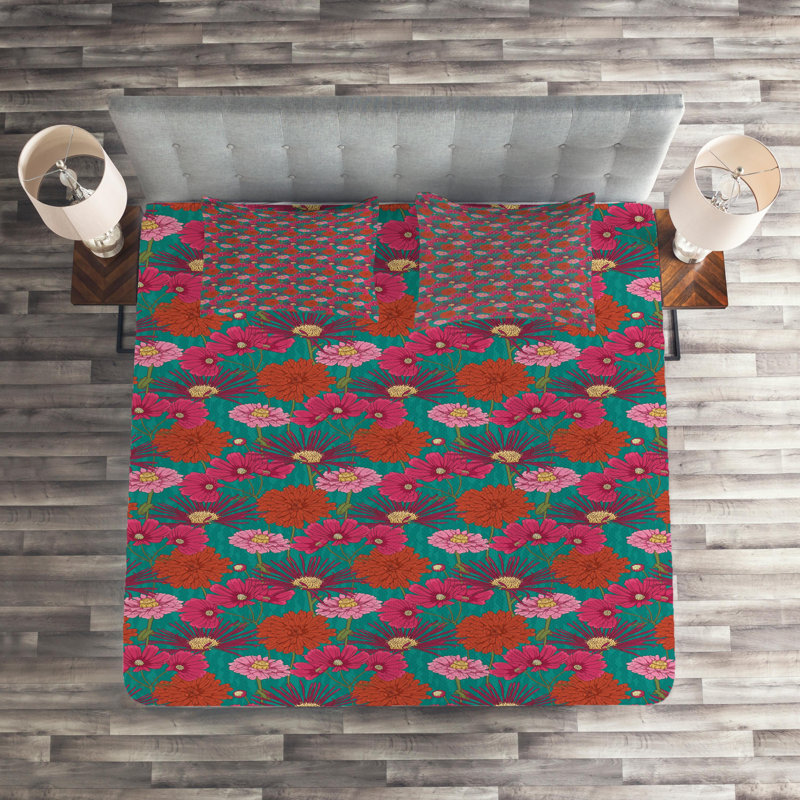 Farmhouse / Country Floral Coverlet