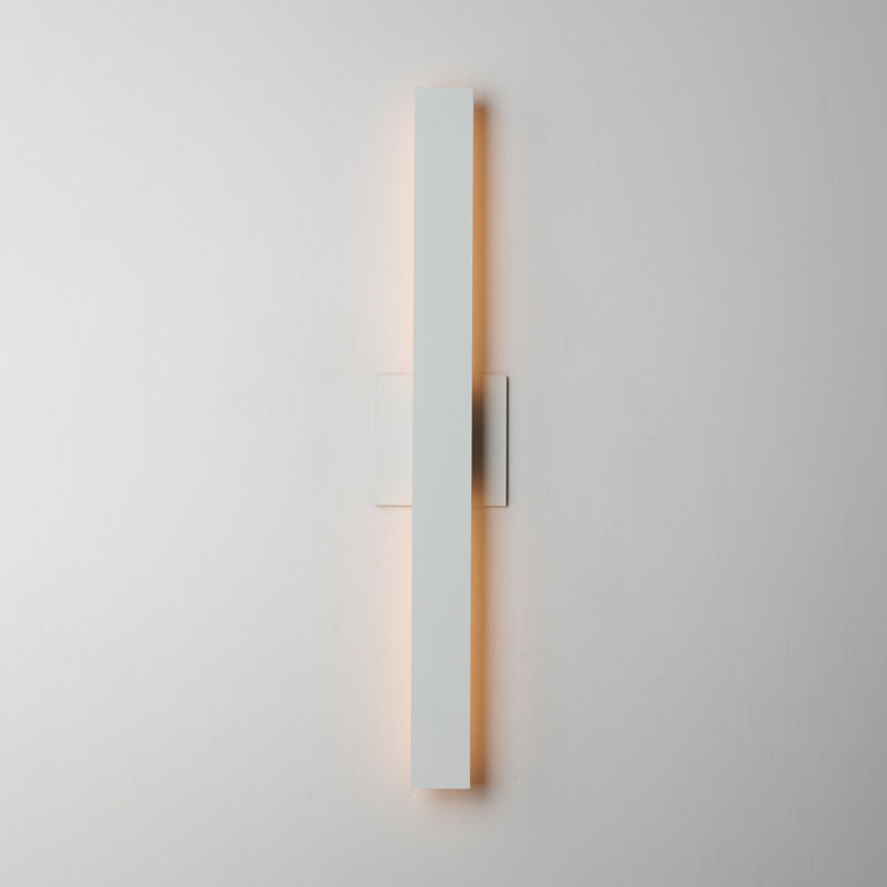 Chesnet-Outdoor Wall Mount, 24" H x 4.5" W x 2.75" D, White