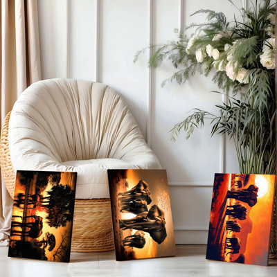 Ensemble de 3 affiches encadrées, représentant un troupeau d'éléphants d'Afrique au coucher du soleil, avec des silhouettes d'animaux sauvages, idéal pour décorer un salon, une chambre à coucher, un bureau ou une maison moderne aux tons chauds orangés et bruns.