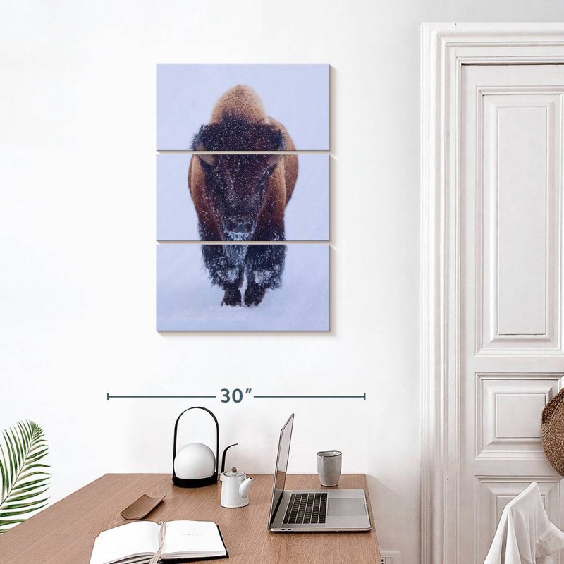 Bison Brampt dans la neige, H 20 po x l 32 po