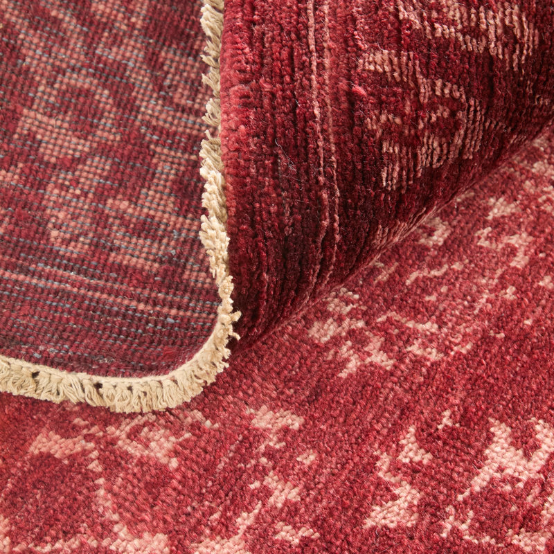 Tapis rouge à motif cachemire Tesoro II, Rectangle 7 pi 9 po x 9 pi 9 po