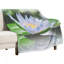 Jeté en flanelle de luxe Blue Lily Green Pads-134322964