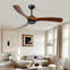 Ventilateur de plafond avec métal noir et bois naturel et bois, commande à distance et circulation d'air saisonnière