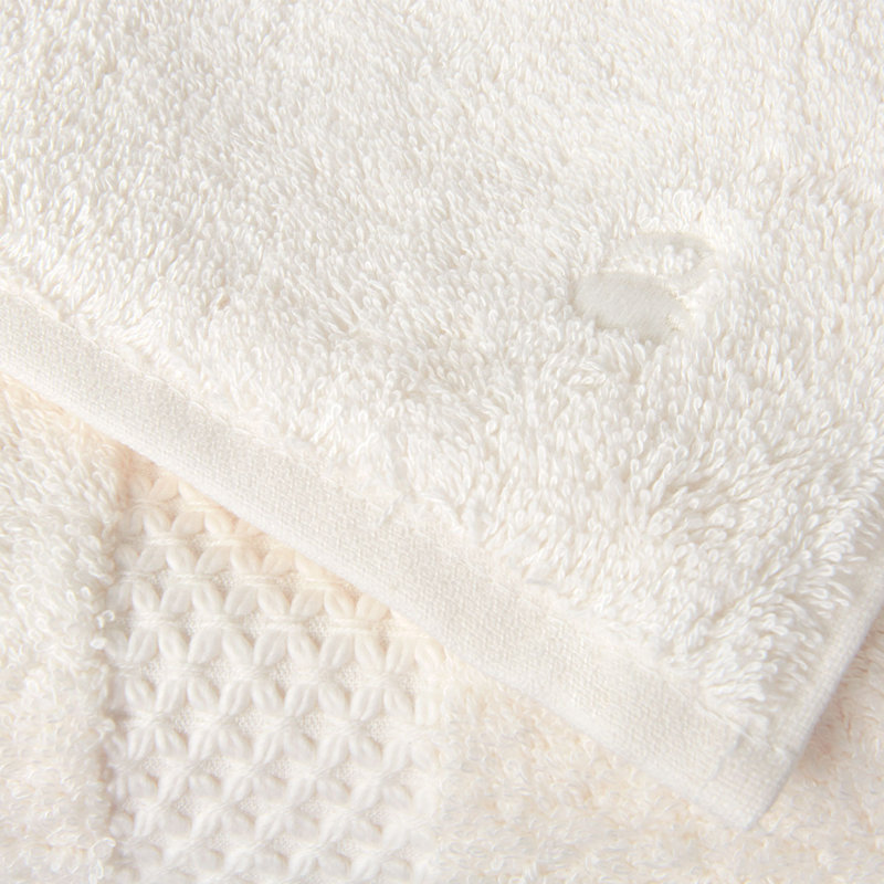 Etoile Hand Towel, Nacre