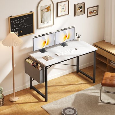Bureau d'ordinateur de 47 po avec structure en métal, surface imperméable et sac de rangement - idéal pour le bureau