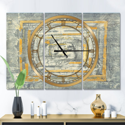 Tapisserie dorée dorée sur fond gris II - horloge murale moderne
