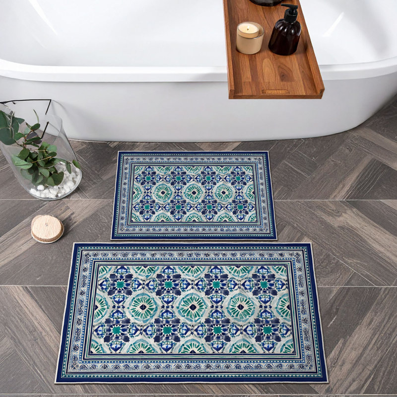 Ensemble de tapis de bain bleu doux (2 pièces) | 100% polyester, 1,6 x 2,0 pi et 2,0 x 3,3 pi | 650 g / m², hauteur des poils de 0,2 po, base à pois antidérapante | Lavable à la machine, durable et facile à nettoyer | Parfait pour la décoration de salle de bain