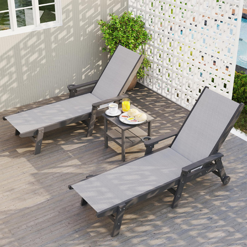 Ensemble de 2 chaises longues mobiles de patio mobiles ajustables au bord de la piscine