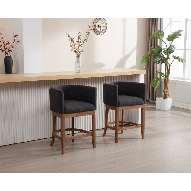 Chaise de comptoir revêtue de bois massif et comptoir en tonneau avec étriers, 1