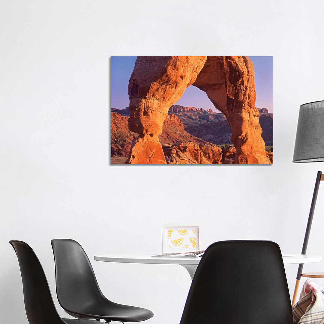 Delicate Arch And La Sal Mountains, Arches National Park, Utah II von Tim Fitzharris - Gallery-Wrapped Canvas Giclée