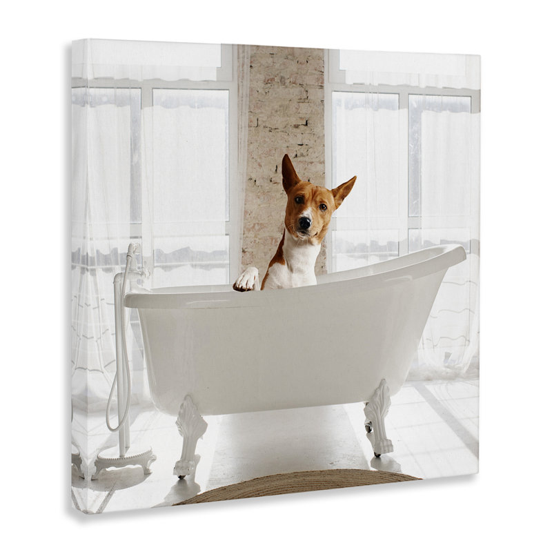 Chien heureux dans la toile de baignoire de la salle de bain, design par CAD Designs, H 17 po x l 17 po