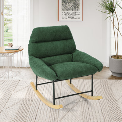 Chaise berçante à dossier haut en bois massif