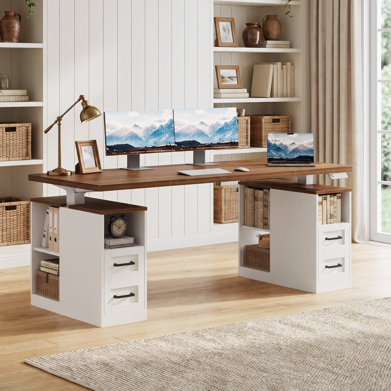 Bureau debout à hauteur ajustable Marina de 63 pouces, poste de travail d'ordinateur de ferme avec tiroirs et tablettes de rangement, blanc noyer