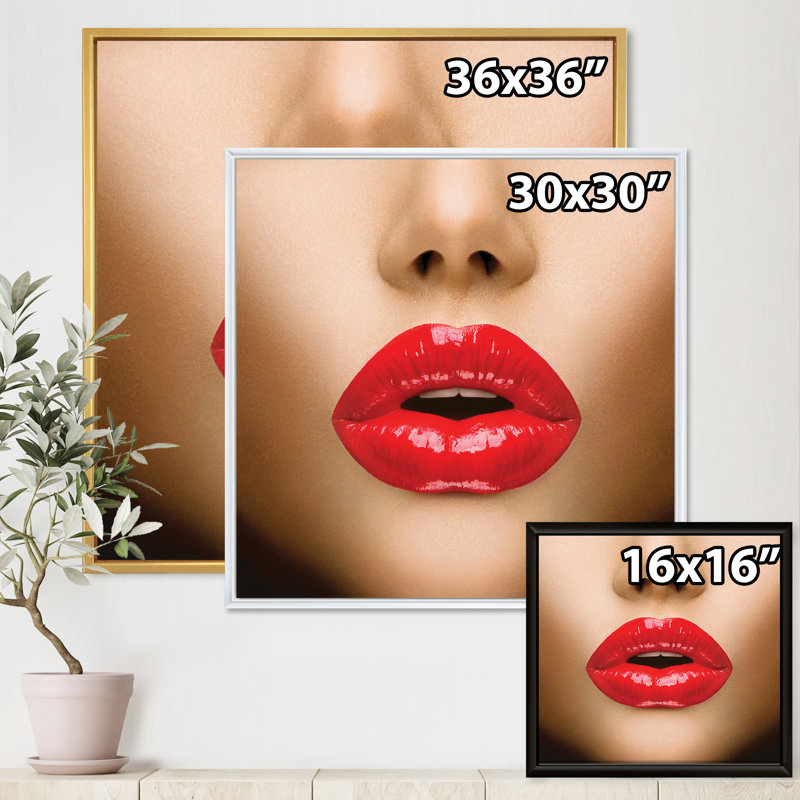 Gros plan sur un joli maquillage - Photographie sur toile, Toile encadrée d'or, H 36 po x l 36 po x P 1 po