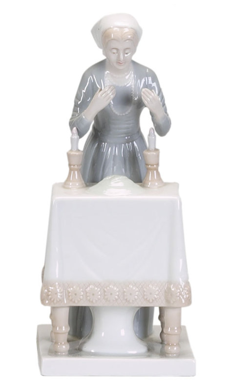 Figurines & Sculptures