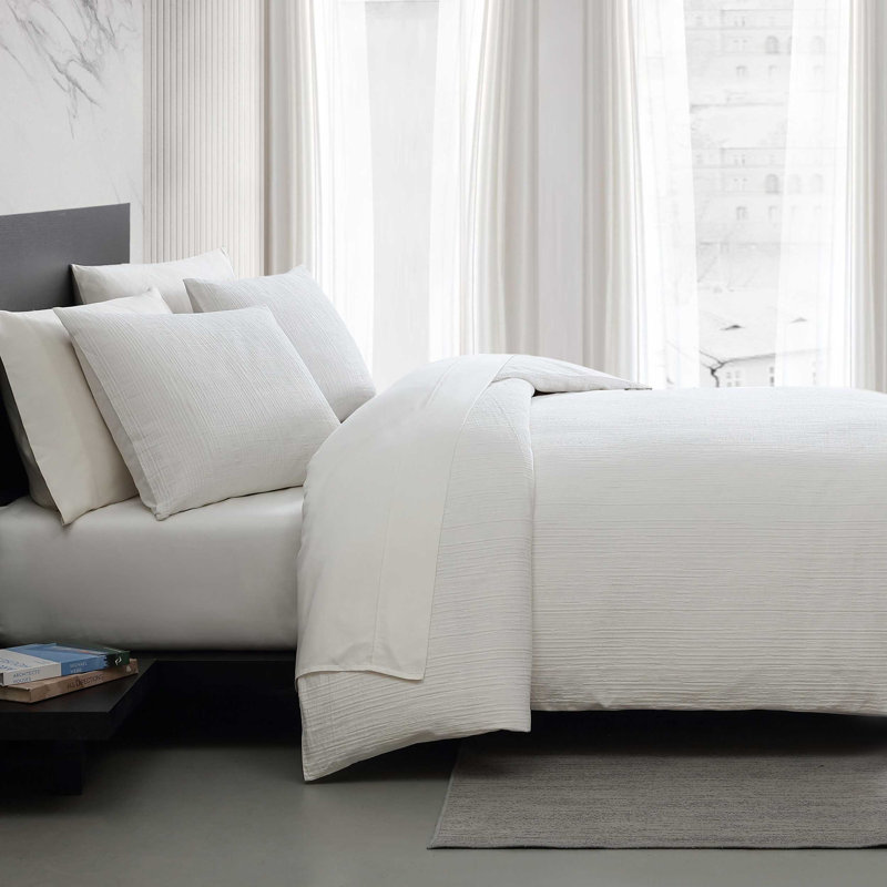 Vera Wang Bark Texture White Cotton Comforter Set, Queen Comforter + 2 Standard Shams