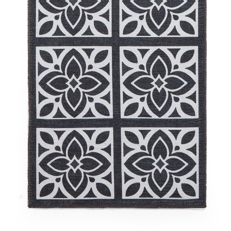 Victoria Machine Woven Grey Area Rug, Runner 2'5" x 7'6"