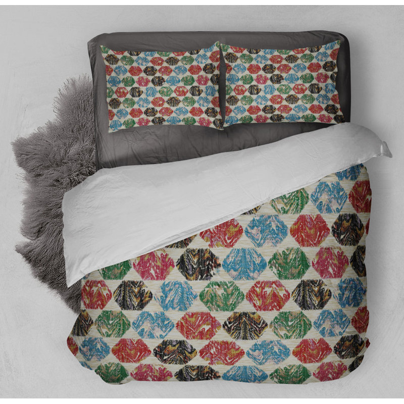 Polyester Channel Geometric Shapes Comforter, Queen Comforter + 2 Standard Pillowcases