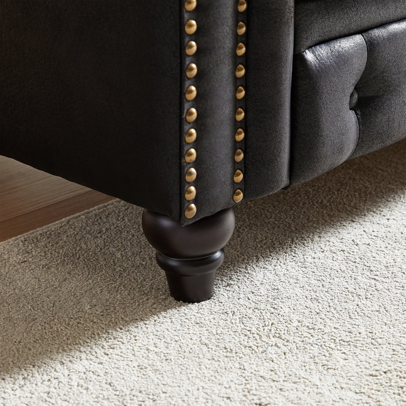 Canapé contemporain de 161 cm (63,5 po) avec revêtement en tissu technique, accoudoirs capitonnés, assise spacieuse pour 2 personnes et pieds en bois brun foncé.
