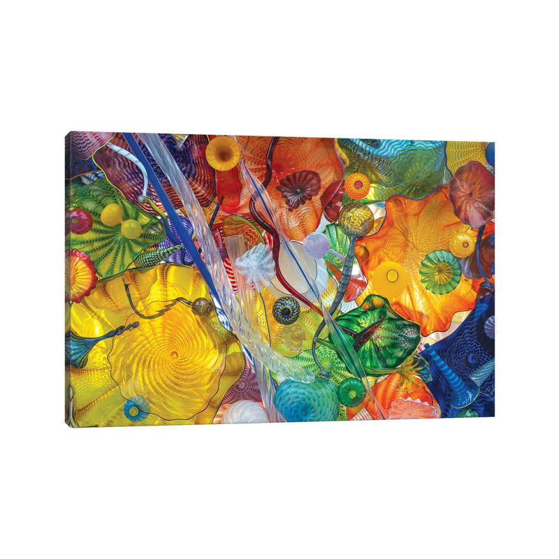 «Glass Art Wall I» par Louis Ruth - Photographie sur toile tendue, H 26 po x l 40 po x 1,5 po