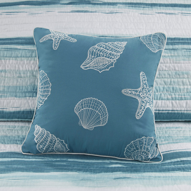 Courtepointe 6 pièces avec coussins décoratifs, double / grand. Motif de rayures aquarelle sereine. Matériau en microfibre pour une chambre à coucher confortable. Tissu de charme Marina lavable à la machine. Doux