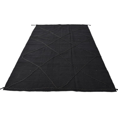 Ivey Black Rug
