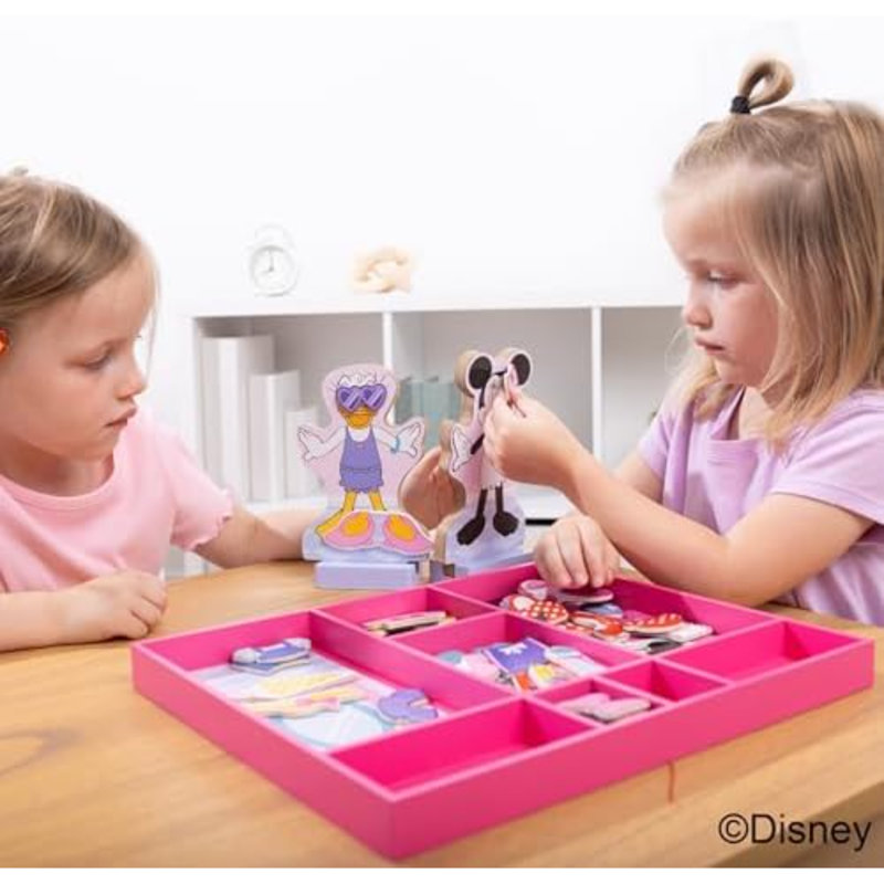 Habillage magnétique de luxe Disney Minnie Mouse et Daisy Duck 2 poupées de mode avec supports pour jeux de société, 52 pièces
