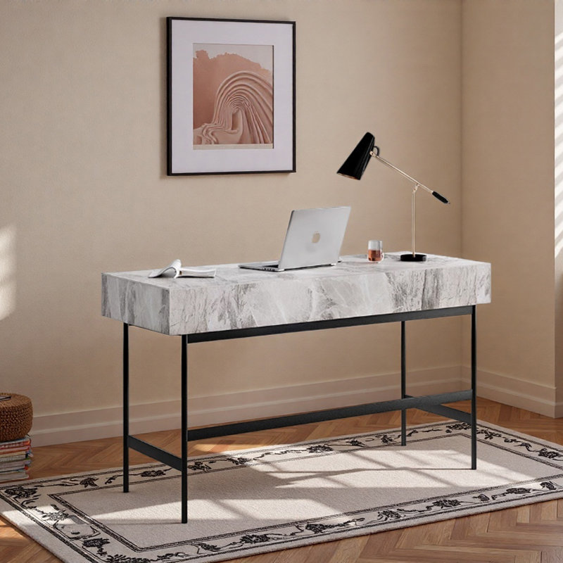 Bureau d'écriture gris clair et blanc clair, H 29,92 po x l 55,11 po x P 23,62 po