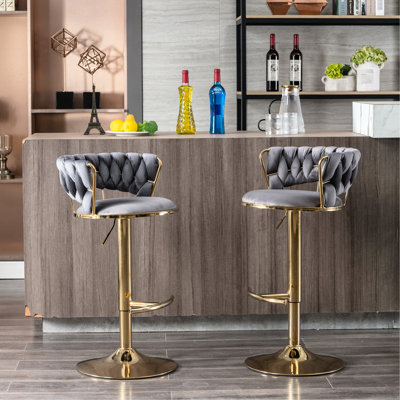 Ensemble de 2 tabourets de bar, revêtement en velours gris, piètement et repose-pieds, hauteur réglable, design élégant, couleurs variées, pivotants et réglables en hauteur, option d'assise moderne
