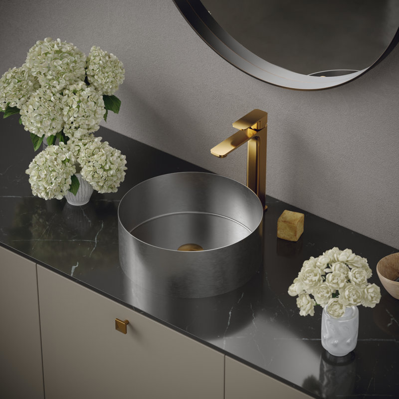 Single-handle Bathroom Faucet with Drain Assembly, Gold