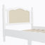 Lit plateforme en bois de style bohémien avec tête de lit en rotin naturel et conception en arc-107820867-107820863