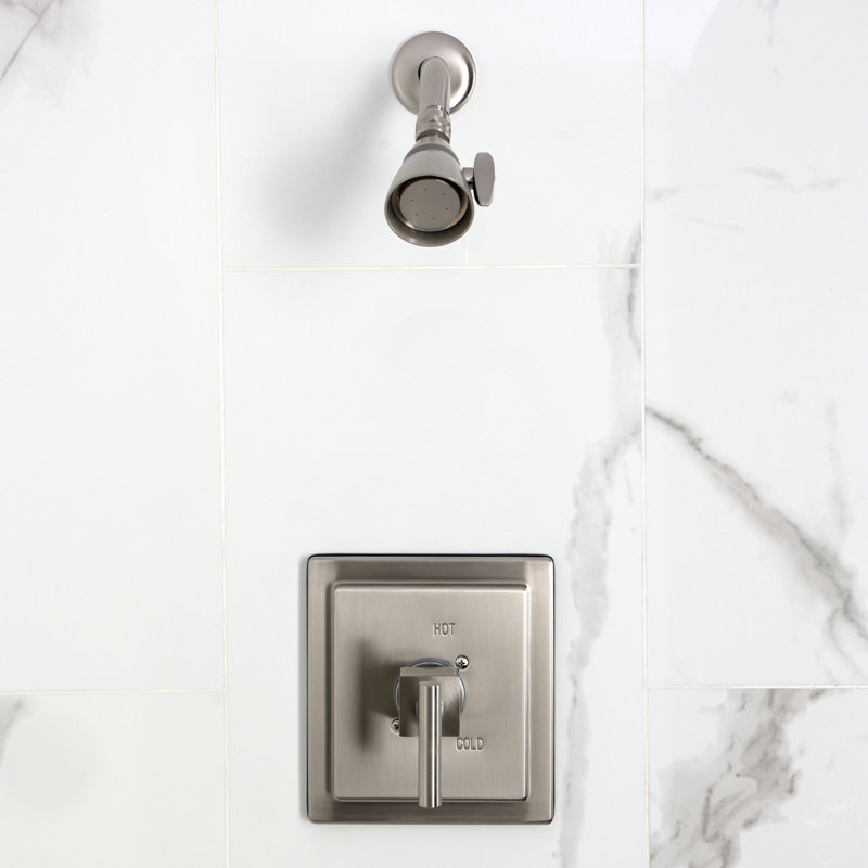 Robinet de douche à pression équilibrée à poignée simple Kingston Brass Claremont, Nickel brossé