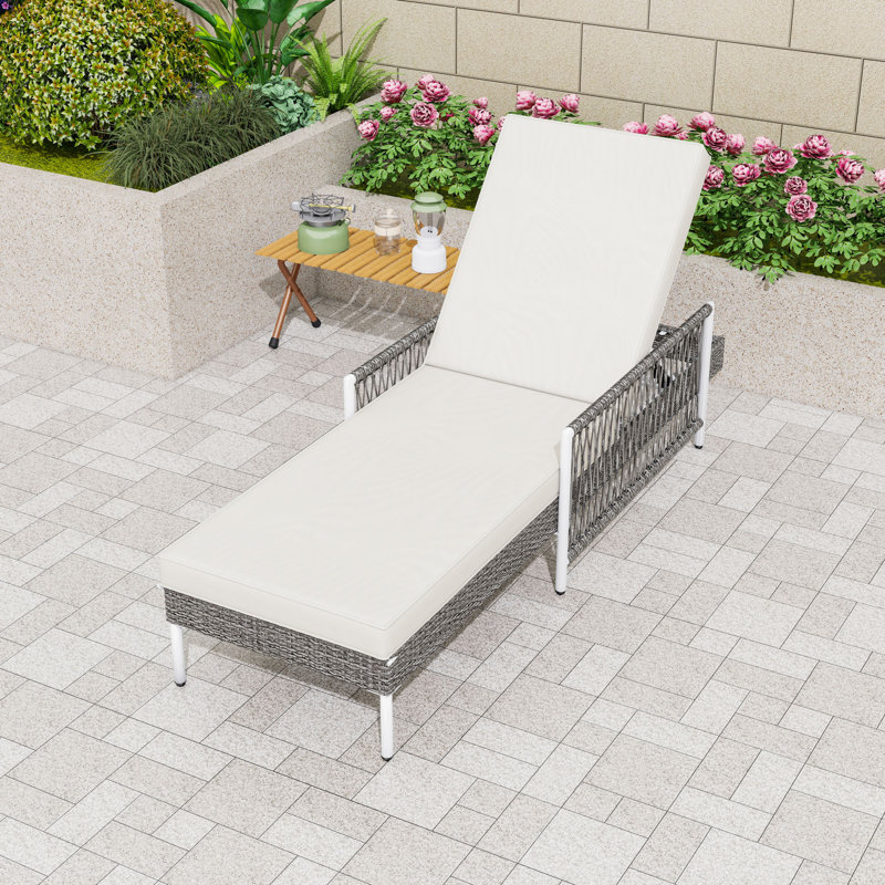 Chaise longue en rotin PE tissé à la main toutes saisons avec caractéristiques réglables et structure robuste, coussin, Gris